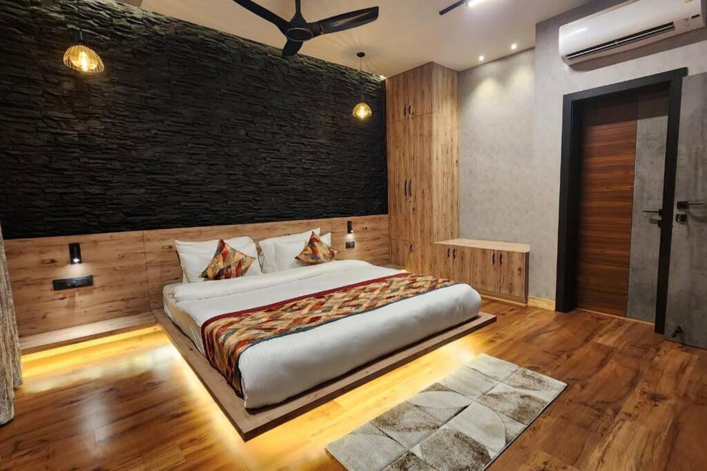 Whispering Pines Villa Bhīm Tāl Eksteriør bilde